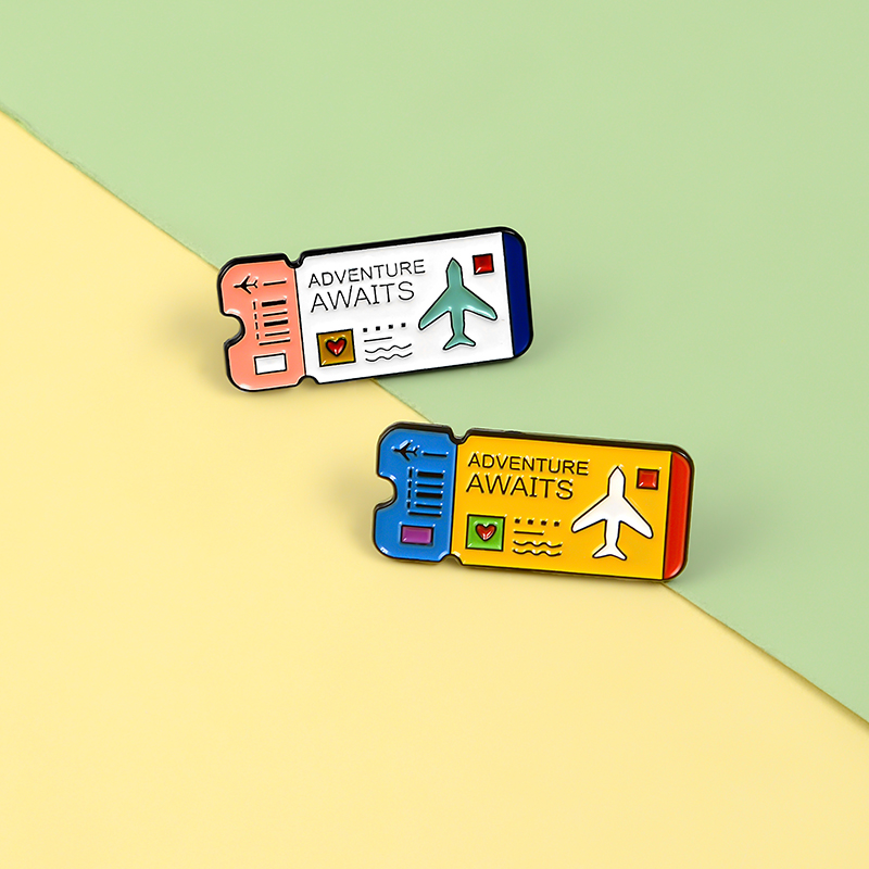 Adventure Awaits Enamel Pin Ai - Outdoor Adventure Kit recensione e prezzo